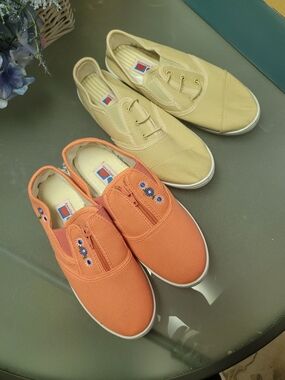 Two pair of 5.5 canvas shoes